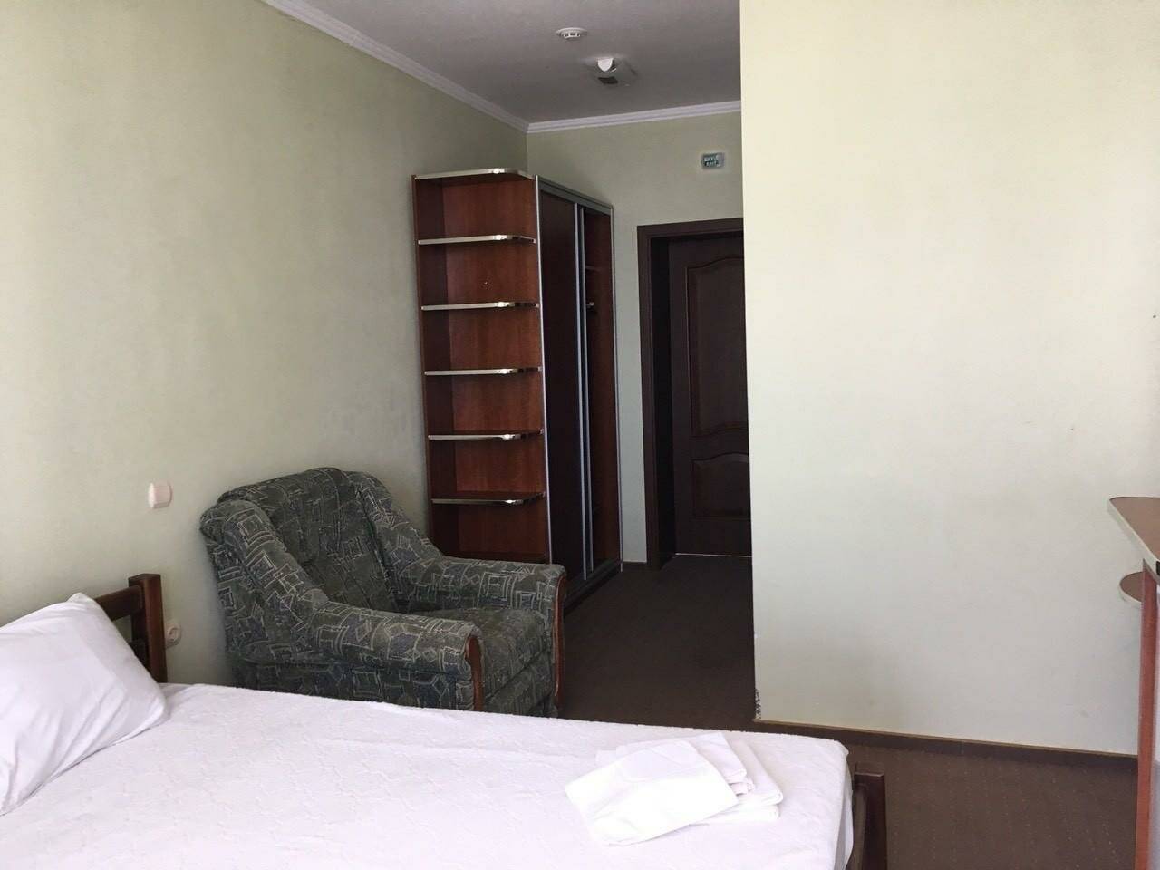 Фотографии номера Номер делюкс с видом во двор в Пансионате Прибой Мысовое